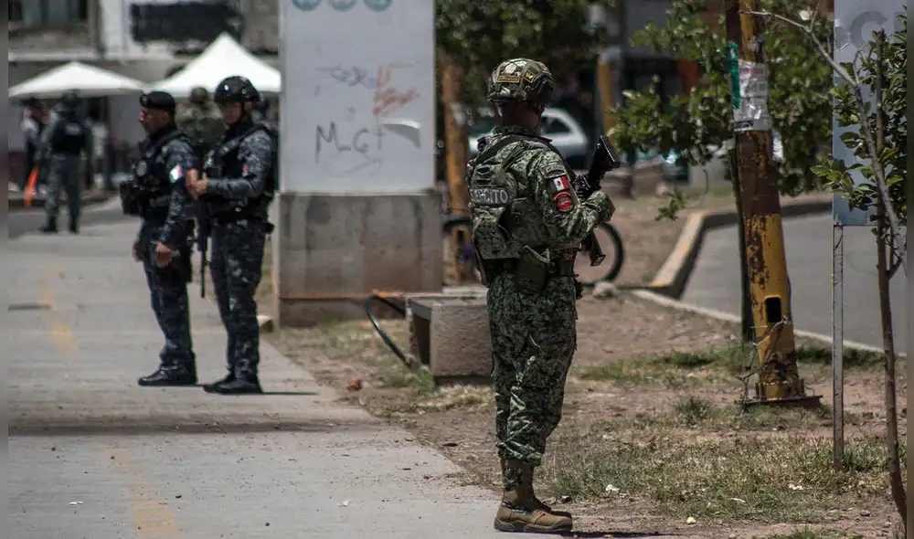 La onda expansiva provocó daños en viviendas aledañas. Foto: AFP. La onda expansiva provocó daños en viviendas aledañas. Foto: AFP.