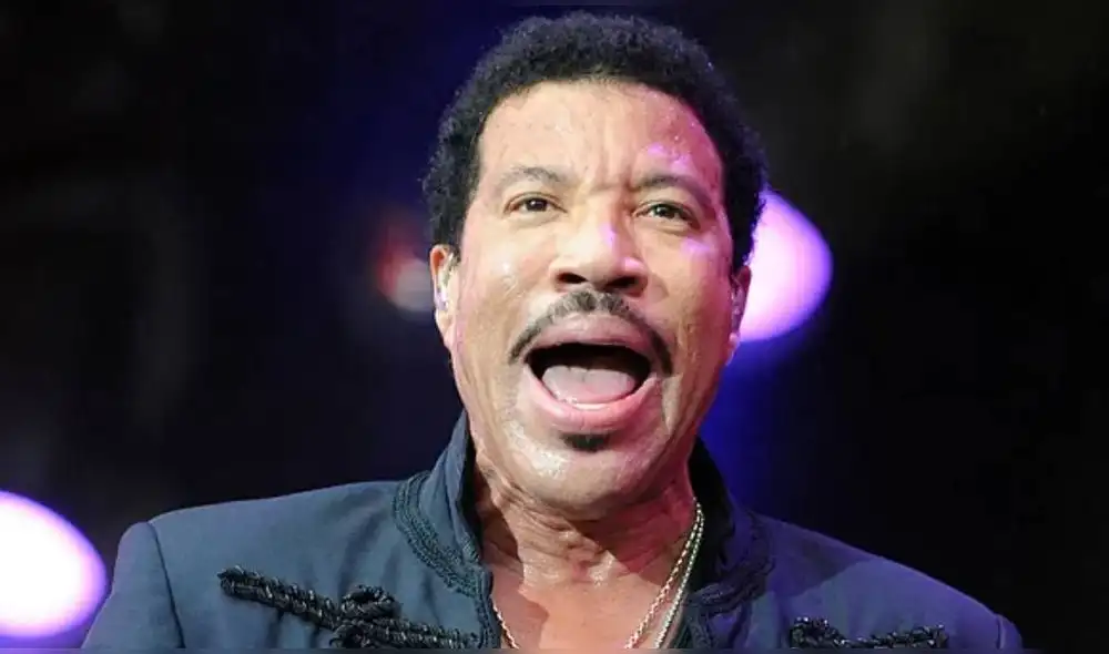 Lionel Richie ofrecía un concierto en Estados Unidos cuando comenzó a sentirse mal de salud.