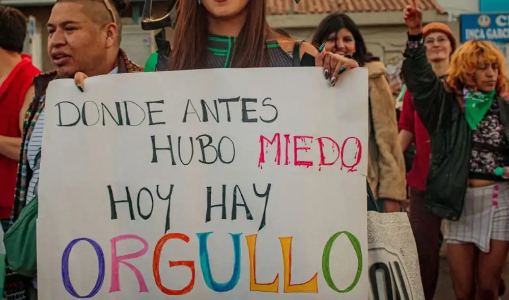 Cinco activistas LGBTIQ+ y artistas drag de Cusco enfrentan una posible condena de cuatro a seis años de prisión por sus participaciones en la Marcha del Orgullo de julio de 2025.