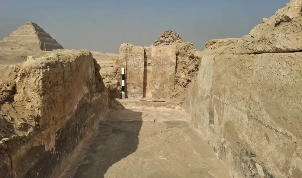 Tumba de un funcionario del antiguo Egipto y más de 100 figuras ushabti son descubiertas. Foto: Ministerio de Turismo y Antigüedades de Egipto