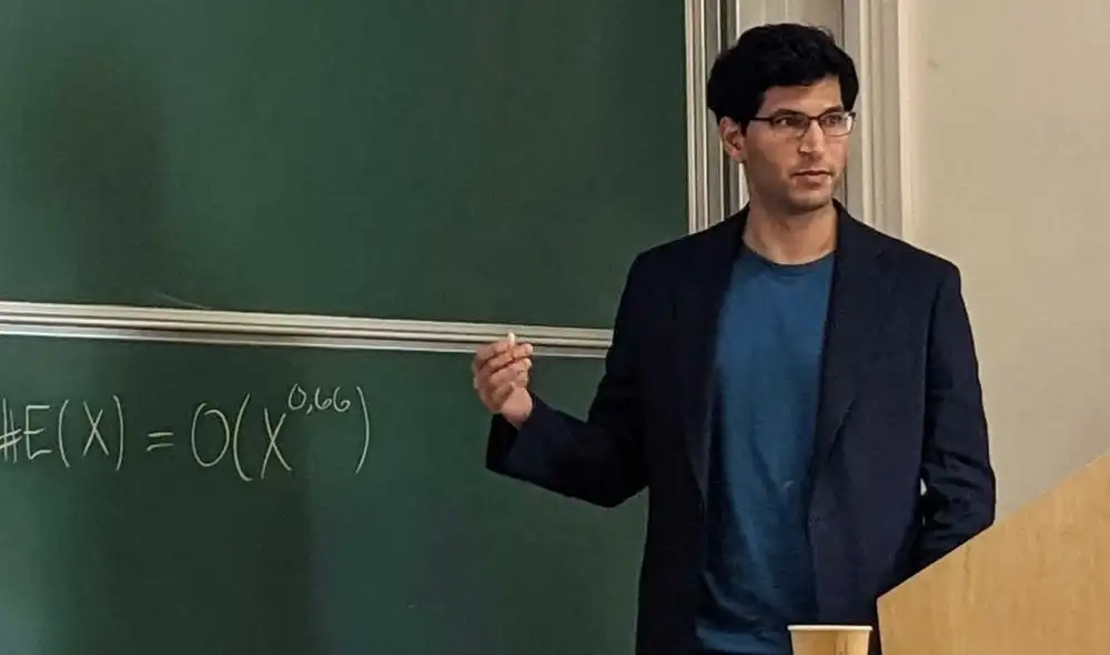 Un aficionado británico resuelve el problema 1196 de Erdős con ayuda de inteligencia artificial, sorprendiendo al matemático Jared Duker Lichtman tras siete años de trabajo en la cuestión. Un aficionado británico resuelve el problema 1196 de Erdős con ayuda de inteligencia artificial, sorprendiendo al matemático Jared Duker Lichtman tras siete años de trabajo en la cuestión.