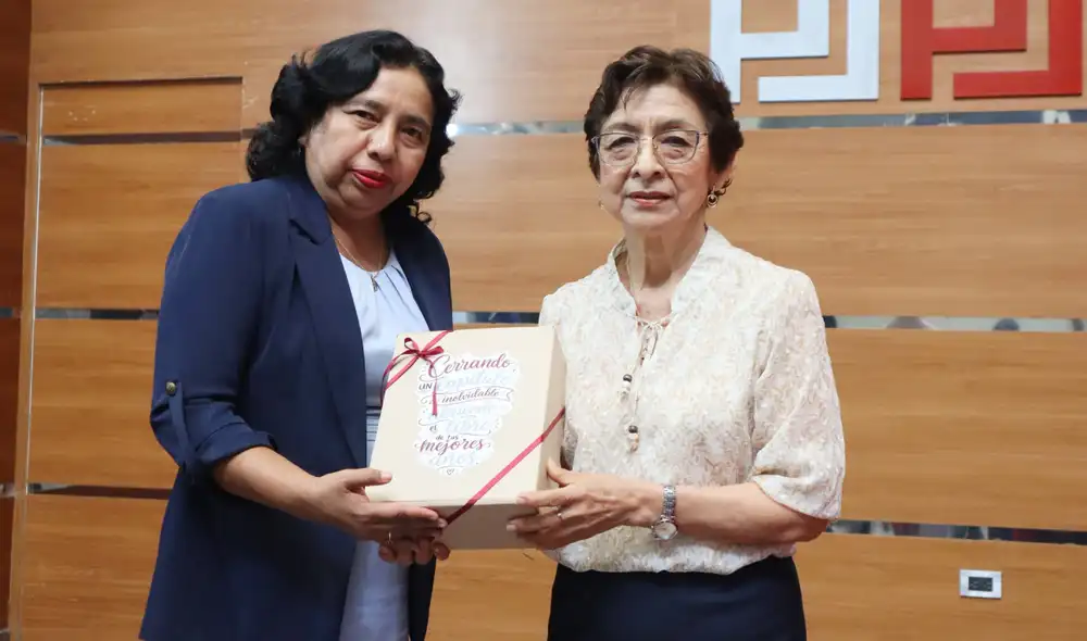 Corte de Piura reconoció la trayectoria de Teresa Juárez Castro. Foto: difusión. Corte de Piura reconoció la trayectoria de Teresa Juárez Castro. Foto: difusión.