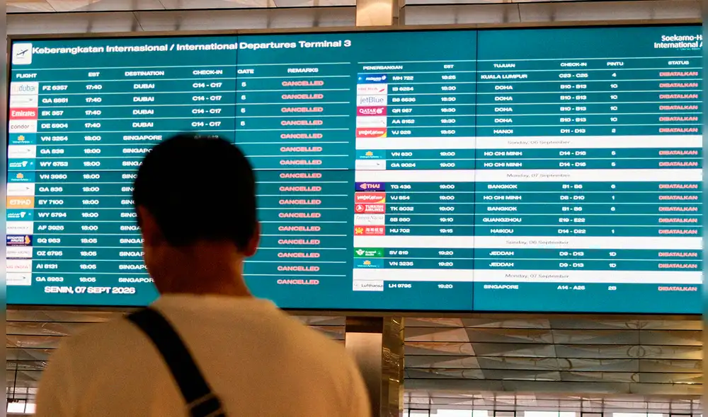 Los aeropuertos reabrieron después de limpiar la ceniza, aunque las operaciones aún son lentas. Foto: AFP.