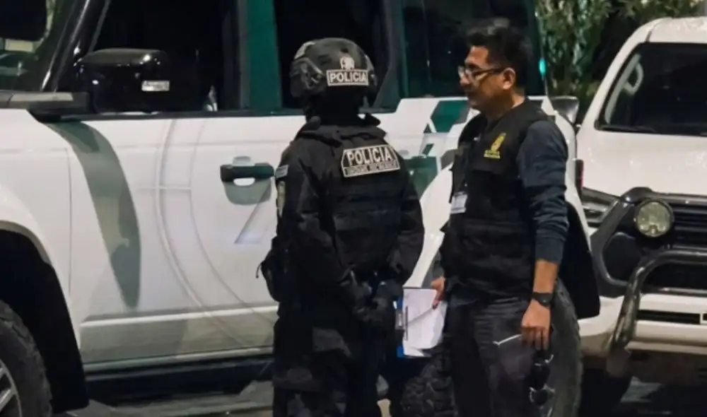La Policía Nacional detiene a Roy Peter Bocanegra Aguilar, alias 'Viejo', en relación con el secuestro del comerciante de oro Jenss Marty Lara y el asesinato de cuatro personas en Trujillo. La Policía Nacional detiene a Roy Peter Bocanegra Aguilar, alias 'Viejo', en relación con el secuestro del comerciante de oro Jenss Marty Lara y el asesinato de cuatro personas en Trujillo.