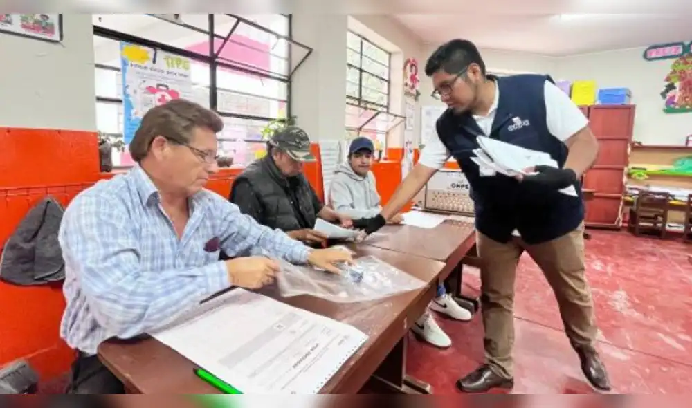 ONPE da siete días más a partidos para reportar el financiamiento de sus campañas ONPE da siete días más a partidos para reportar el financiamiento de sus campañas