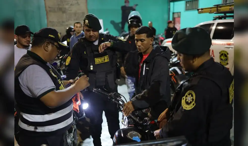 Policía intensifica patrullaje en Lima y en el interior del país. Policía intensifica patrullaje en Lima y en el interior del país.