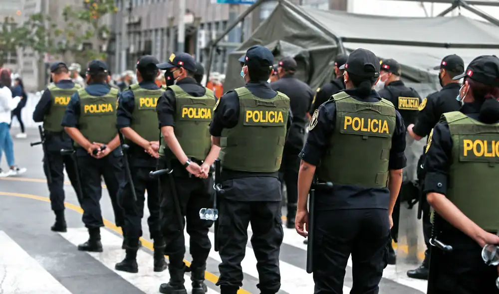 Un nuevo proyecto de ley busca imponer cadena perpetua a policías que cometan delitos graves aprovechando su cargo o función. Foto: difusión