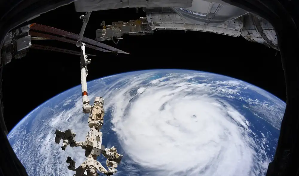 La Fuerza Aérea de Estados Unidos anunció por primera vez que cuenta con armamento estacionado en el espacio. Foto: NASA