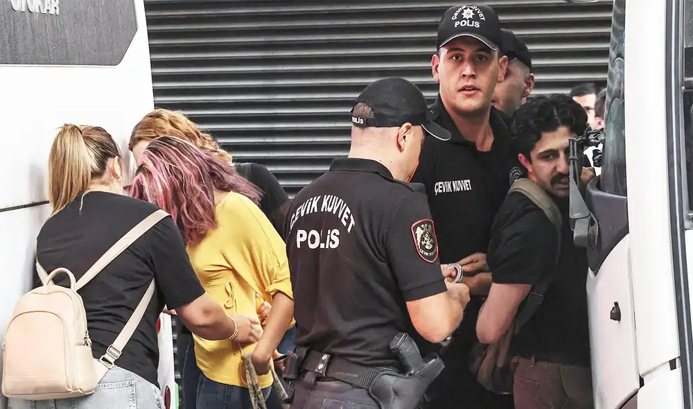 Las restricciones digitales también afectan a organizaciones LGBT en Turquía, con bloqueos de cuentas y sitios