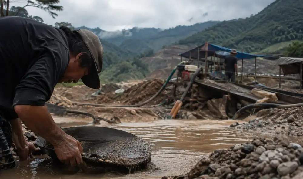Oro ilegal supera al legal en Perú y movería US$16.000 millones en 2026. Oro ilegal supera al legal en Perú y movería US$16.000 millones en 2026.