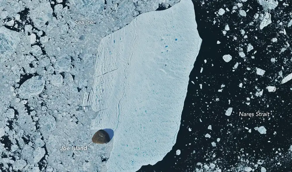 El iceberg desprendido sobrevivió al encuentro contra la Isla Joe. Foto: NASA