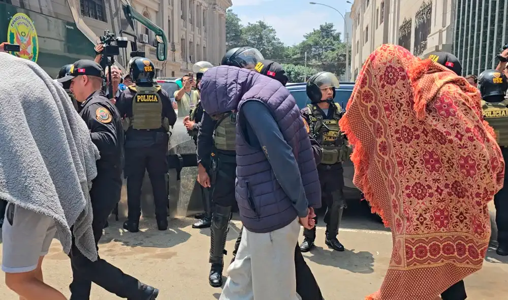 Seis de los diez menores fueron trasladados al Juzgado de Lima, donde esperan la decisión judicial. Seis de los diez menores fueron trasladados al Juzgado de Lima, donde esperan la decisión judicial.