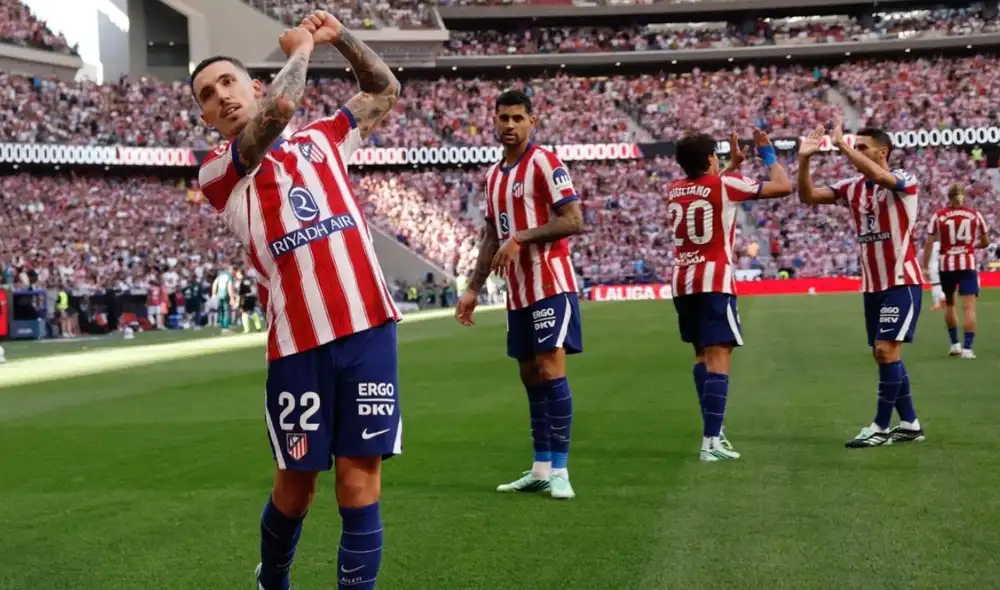 Alejandro Grimaldo anotó el primer gol del Atlético de Madrid. Foto: LaLiga