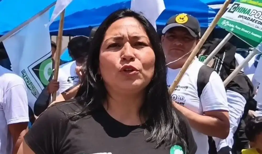 Susy Aponte Polo, conocida como “La China Polo”, fue asesinada a balazos en Caraz mientras realizaba actividades proselitistas. El ataque dejó cinco heridos y está bajo investigación. Susy Aponte Polo, conocida como “La China Polo”, fue asesinada a balazos en Caraz mientras realizaba actividades proselitistas. El ataque dejó cinco heridos y está bajo investigación.