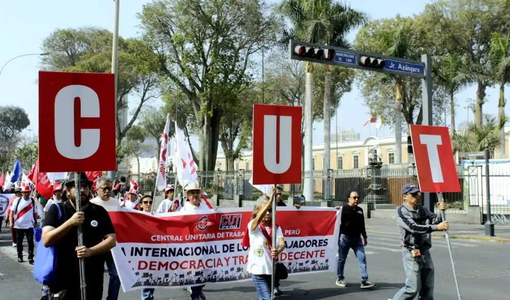 La CUT exige al Ministro de Trabajo, Juan Sheput, una rectificación sobre el supuesto respaldo unánime a la postulación, resaltando la importancia de los procedimientos del diálogo social. La CUT exige al Ministro de Trabajo, Juan Sheput, una rectificación sobre el supuesto respaldo unánime a la postulación, resaltando la importancia de los procedimientos del diálogo social.