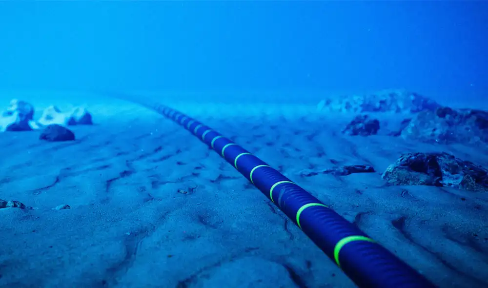 Marruecos presenta un ambicioso proyecto de cable submarino de 1.400 km que conectará su red eléctrica con Francia.