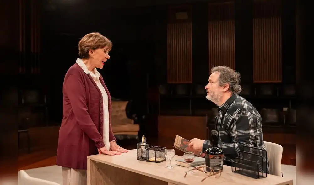 Escena con Yvonne Frayssinet y Leonardo Torres Vilar. Escena con Yvonne Frayssinet y Leonardo Torres Vilar.
