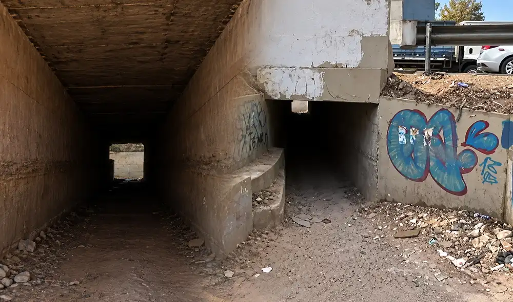 Residentes alertan sobre robos en el túnel y solicitan mejoras en la iluminación y condiciones de seguridad para proteger a quienes utilizan este paso vehicular y peatonal. Residentes alertan sobre robos en el túnel y solicitan mejoras en la iluminación y condiciones de seguridad para proteger a quienes utilizan este paso vehicular y peatonal.