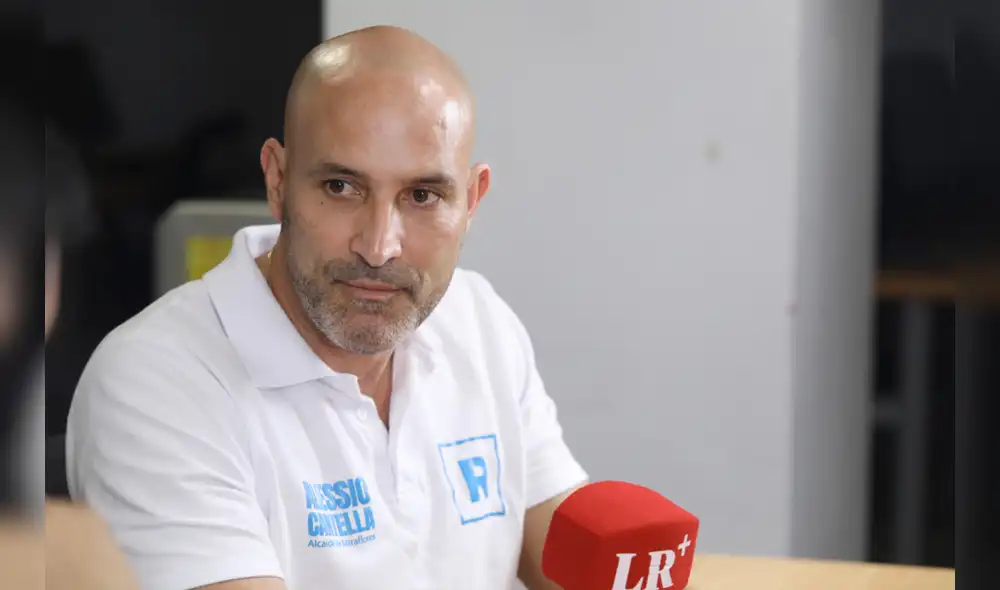 Cantella se desmarca de la gestión del alcalde actual, también de la misma organización politica.