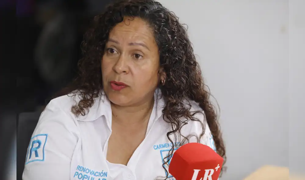 Carmen Castillo denuncia también malos manejos de los recursos del actual alcalde.