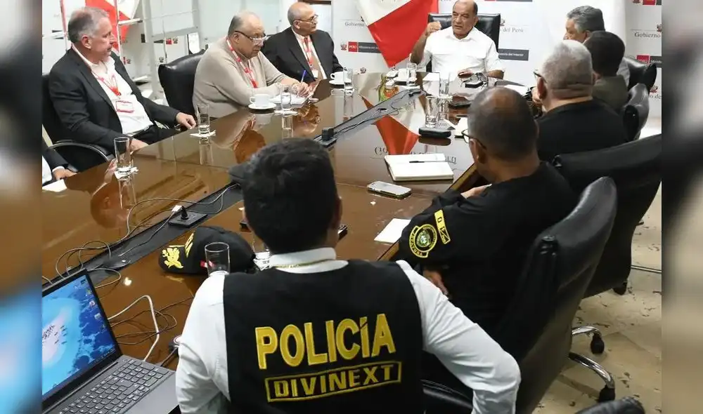 Mininter sostuvo reunión con un gremio de transportistas. Mininter sostuvo reunión con un gremio de transportistas.