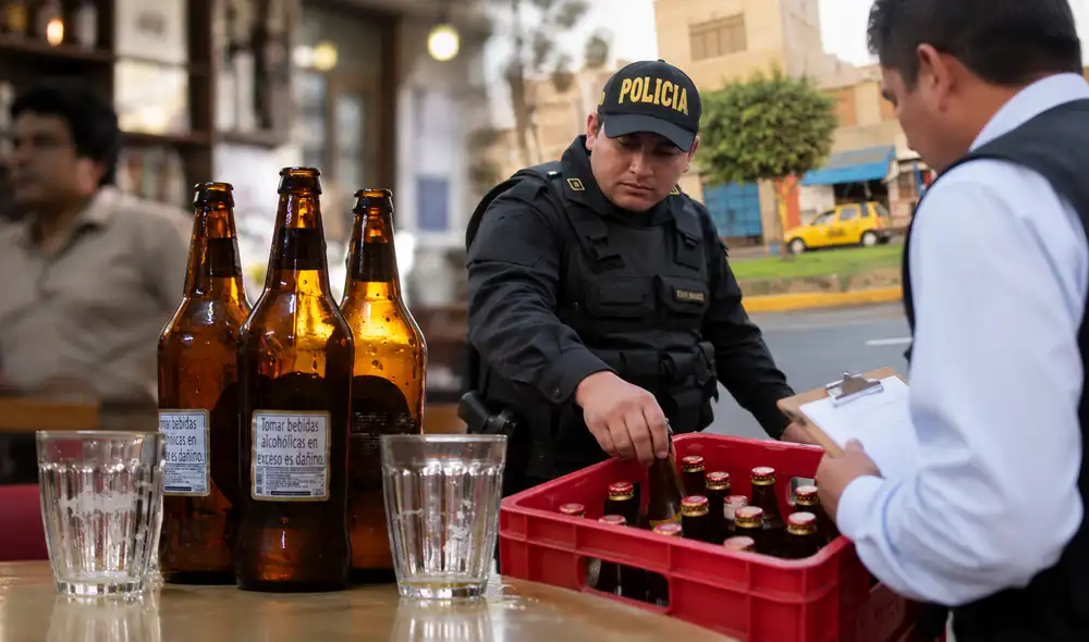Asimismo, se informa que las personas bajo los efectos del alcohol no podrán ingresar a los centros de votación, garantizando así una jornada electoral tranquila y ordenada. Asimismo, se informa que las personas bajo los efectos del alcohol no podrán ingresar a los centros de votación, garantizando así una jornada electoral tranquila y ordenada.