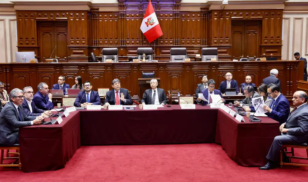 Elmer Cuba y otros ministros del Ejecutivo sustentaron ante el Congreso las partidas y obligaciones que se atenderían con el crédito suplementario solicitado para este año. Elmer Cuba y otros ministros del Ejecutivo sustentaron ante el Congreso las partidas y obligaciones que se atenderían con el crédito suplementario solicitado para este año.
