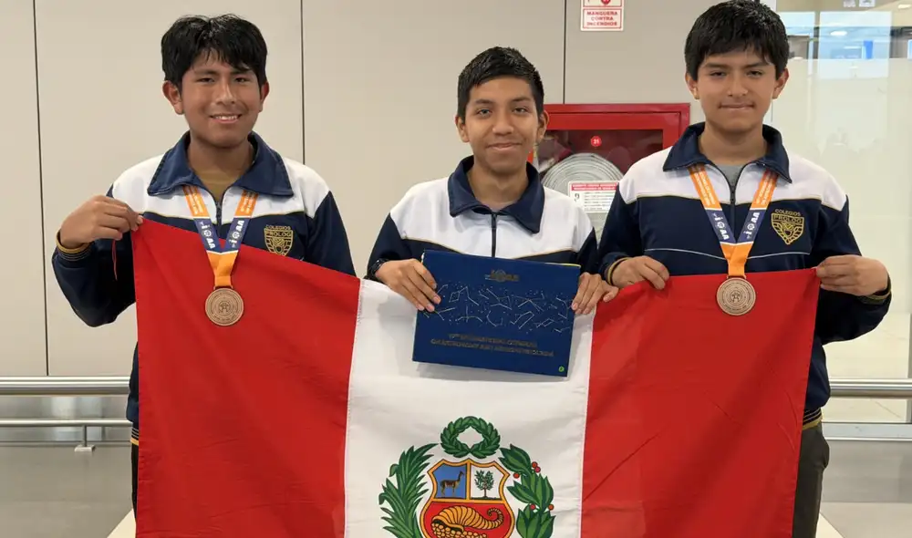 Sergio Aponte ganó plata en Física, mientras que Alexander Valencia y Rafael Zapata se llevaron bronce en la Olimpiada Internacional de Astronomía, tras más de 45 horas semanales de estudio. Sergio Aponte ganó plata en Física, mientras que Alexander Valencia y Rafael Zapata se llevaron bronce en la Olimpiada Internacional de Astronomía, tras más de 45 horas semanales de estudio.