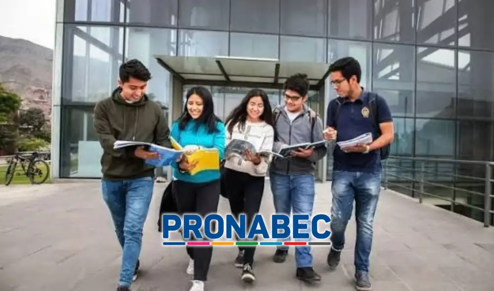 Los postulantes deben preparar documentos, como el Certificado Oficial de Estudios y la clasificación socioeconómica, para cumplir con los requisitos de la convocatoria.
