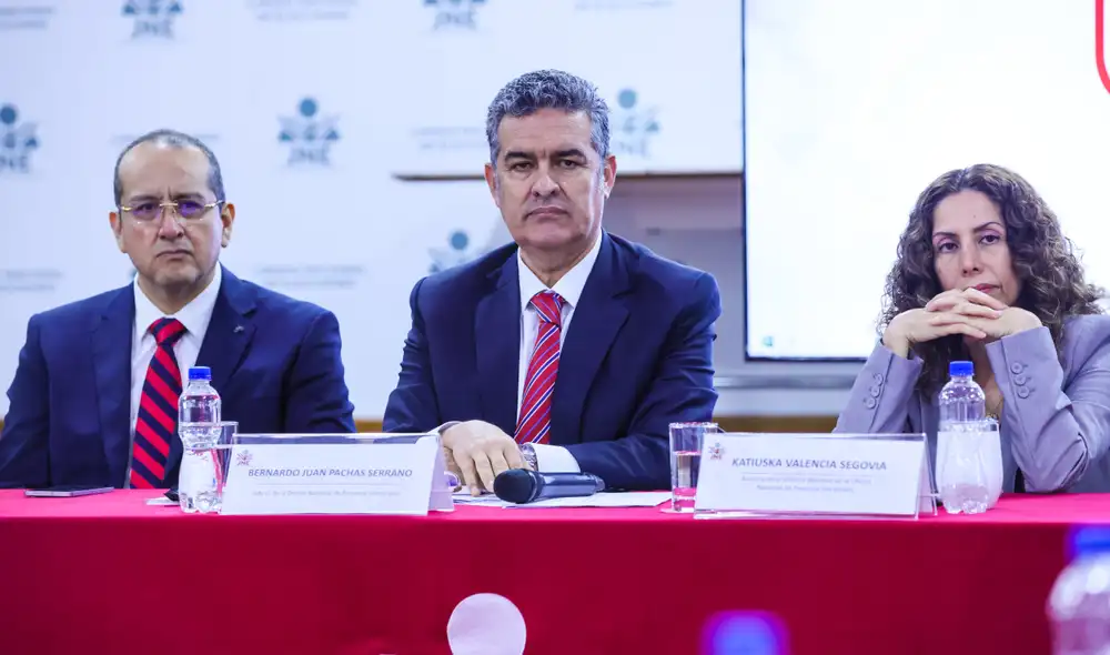ONPE advierte al JNE que no puede organizar la segunda vuelta regional antes del 6 de diciembre ONPE advierte al JNE que no puede organizar la segunda vuelta regional antes del 6 de diciembre