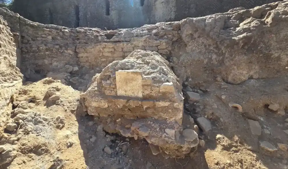 Una antigua inscripción en el lugar donde fue descubierta. Foto: Ministero della Cultura