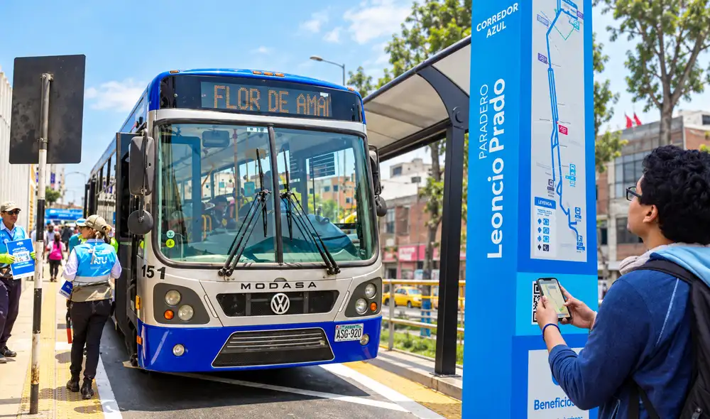 La ATU planea continuar la modernización de los paraderos de los corredores Rojo y Morado, garantizando una mejor experiencia para usuarios con movilidad reducida. La ATU planea continuar la modernización de los paraderos de los corredores Rojo y Morado, garantizando una mejor experiencia para usuarios con movilidad reducida.