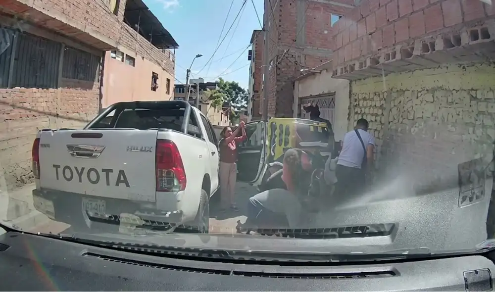 Tres detenidos en Villa María del Triunfo son acusados de extorsionar a artistas de salsa y cumbia, exigiendo S/ 20.000 para sus presentaciones en Lima. Tres detenidos en Villa María del Triunfo son acusados de extorsionar a artistas de salsa y cumbia, exigiendo S/ 20.000 para sus presentaciones en Lima.