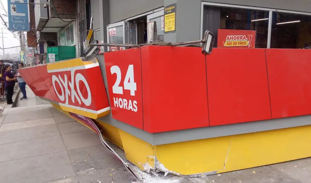Accidente en tienda de Oxxo