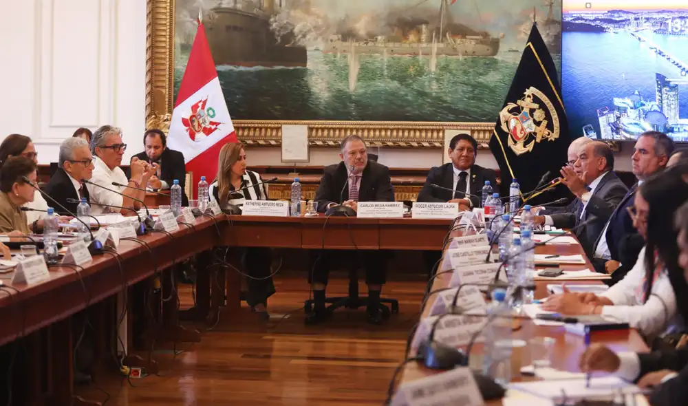 Comisión de Constitución del Senado reanuda este martes el debate sobre la delegación de facultades legislativas Comisión de Constitución del Senado reanuda este martes el debate sobre la delegación de facultades legislativas