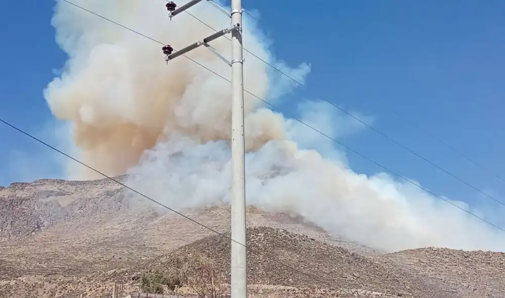 Dos incendios forestales activos en el valle del Colca, Arequipa: autoridades y pobladores luchan contra las llamas Dos incendios forestales activos en el valle del Colca, Arequipa: autoridades y pobladores luchan contra las llamas