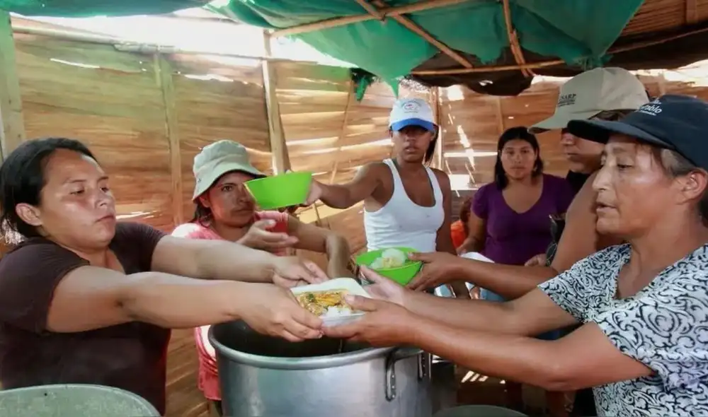 El Fenómeno El Niño Costero impacta el suministro de alimentos en Perú, causando preocupaciones sobre la producción agrícola y un aumento de precios en productos clave como el tomate y la arveja verde.