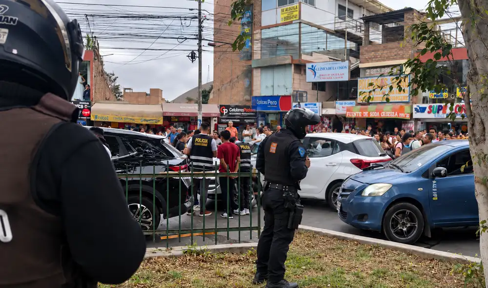 Durante el registro, se hallaron reactivos positivos en un vehículo y dos placas adicionales en la maletera. Las investigaciones continúan para determinar responsabilidades en el caso. Durante el registro, se hallaron reactivos positivos en un vehículo y dos placas adicionales en la maletera. Las investigaciones continúan para determinar responsabilidades en el caso.