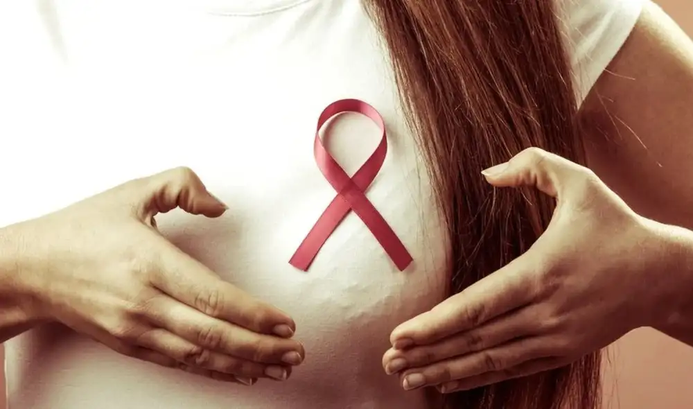 En Perú, se reportan 21 nuevos casos de cáncer de mama al día, con un 56% de diagnósticos en etapas avanzadas. La prevención y chequeos regulares son esenciales para mejorar la detección temprana.