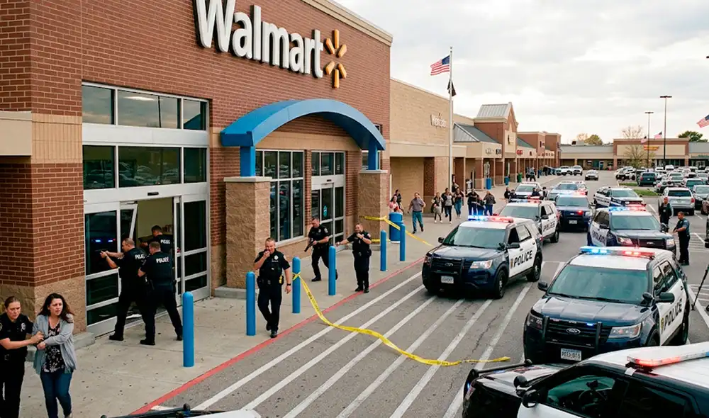 Denuncian disparos y amenazas a guardias de seguridad dentro del Walmart. Denuncian disparos y amenazas a guardias de seguridad dentro del Walmart.