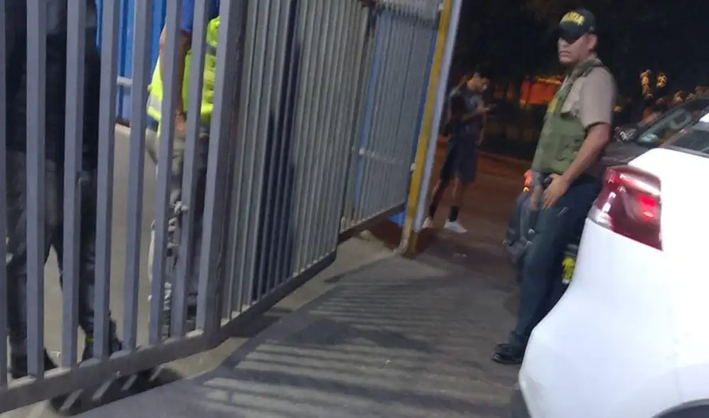 Asesinan a jalador de colectivos en terminal terrestre de Atocongo en San Juan de Miraflores Asesinan a jalador de colectivos en terminal terrestre de Atocongo en San Juan de Miraflores