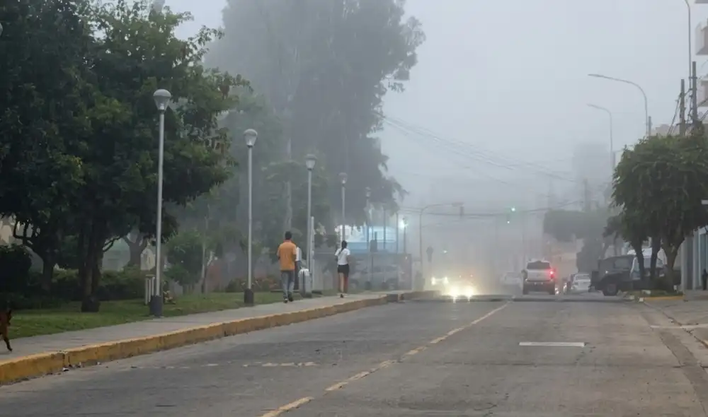 El aviso N.º 427, vigente hasta el 23 de octubre, alerta sobre polvo y arena en la costa, lo que podría afectar la visibilidad. Se insta a seguir las indicaciones de las autoridades locales.