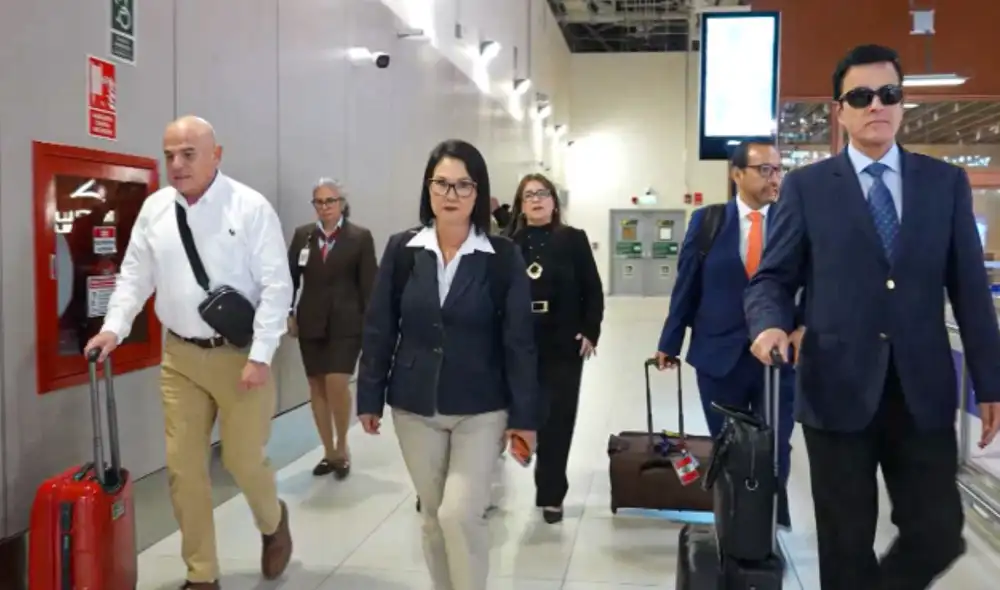 Keiko Fujimori viajó a El Salvador en medio de crisis de inseguridad Keiko Fujimori viajó a El Salvador en medio de crisis de inseguridad
