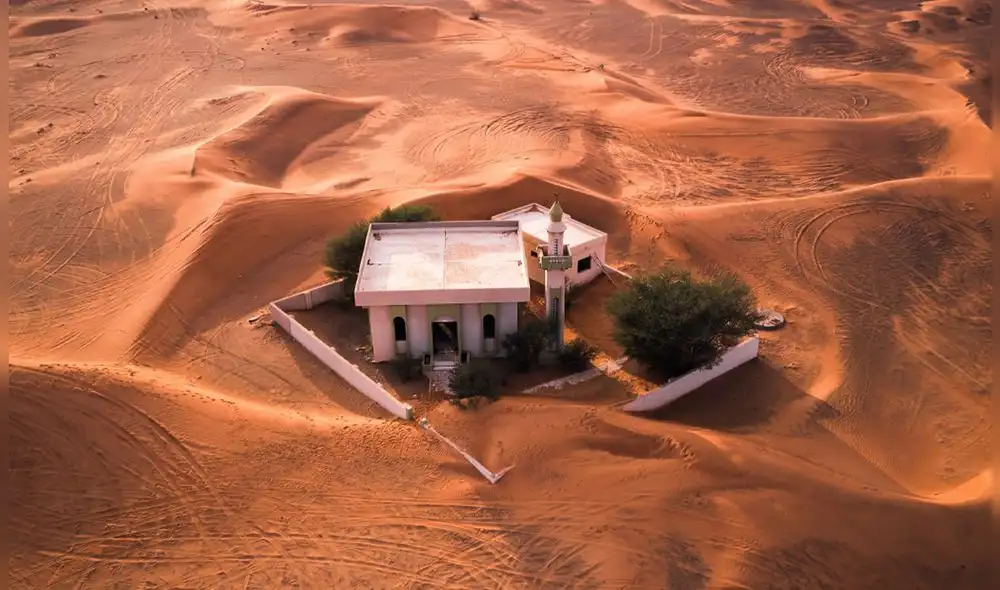 Ashley Longnecker y su esposo Jonathan, tras años en una casa rodante, compraron un terreno en Arizona para construir su hogar.