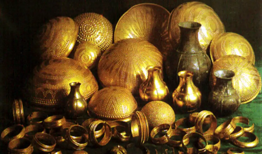 Las piezas que forman parte del Tesoro de Villena, que fue objeto de estudio. Foto: Wikimedia