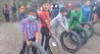 Piura: niños se divierten jugando Llanta Cross durante celebración de la Vírgen del Carmen