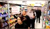 Activistas veganos protestan en sección carnes de un supermercado [VIDEO]