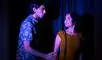 Piero Moroni Espinoza y Nazaret Ortiz en una escena teatral de la obra "Los plebeyos" que estrena Gimena Vartu.