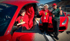 Mujer estadounidense de 94 años cumple el sueño de su vida al manejar un Ferrari: alcanzó los 240 kilómetros por hora