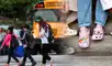 Los Crocs se presentaron como una opción de calzado rápida y cómoda para que los niños y adolescentes se los pongan y corran al colegio.